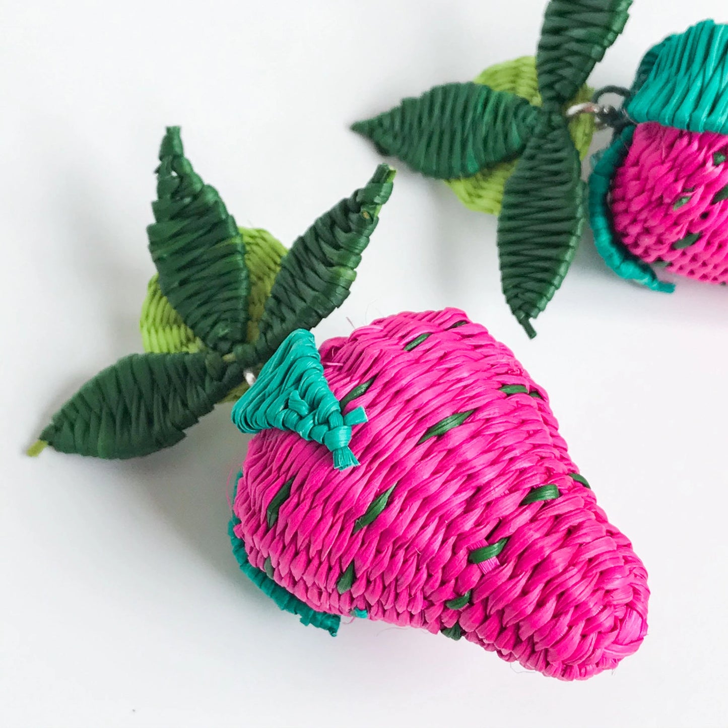 Load image into Gallery viewer, Iraca Woven Fruta &amp;amp; Leaf Bloom Stud Earrings - (Strawberry)
